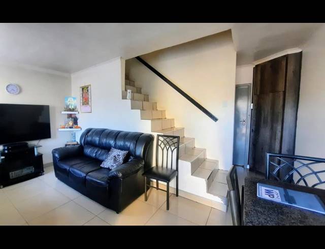 2 BEDROOM DUPLEX FOR SALE IN SUNFORD